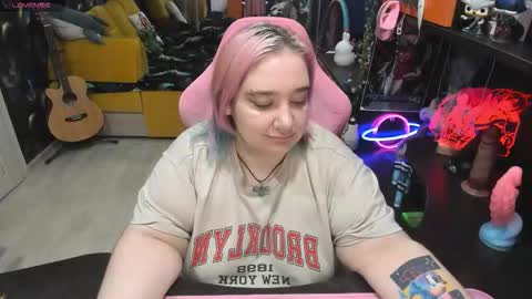 Snapshot of softie_sofy chatting on September 10, 1:49 am Sofie online show from September 10, 1:49 am