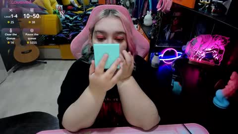 Snapshot of softie_sofy chatting on September 24, 3:43 am Sofie online show from September 24, 3:43 am