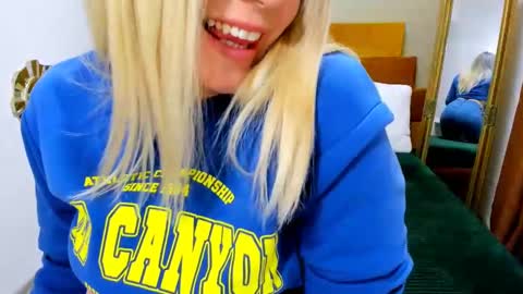 Softpleasurex online show from February 17, 10:18 am