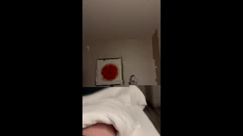 Snapshot of softslickandsweet chatting on November 18, 1:33 am softslickandsweet online show from November 18, 1:33 am