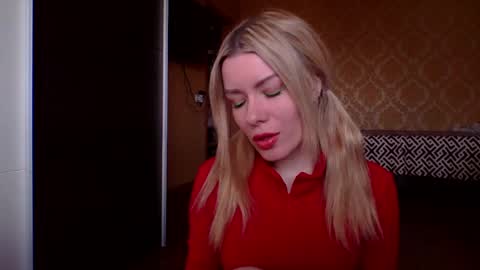 softy_aura online show from April 28, 8:19 am