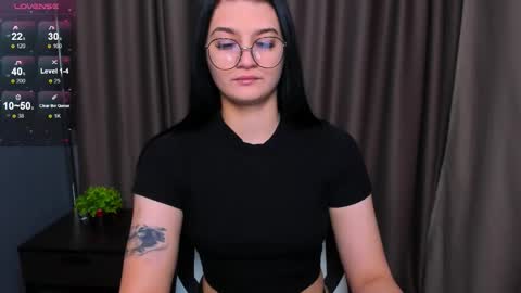 Snapshot of solazolaa chatting on October 14, 1:28 am Sonya online show from October 14, 1:28 am