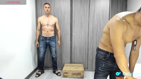 Snapshot of soldier_hugedick chatting on December 16, 12:04 am Soldier online show from December 16, 12:04 am