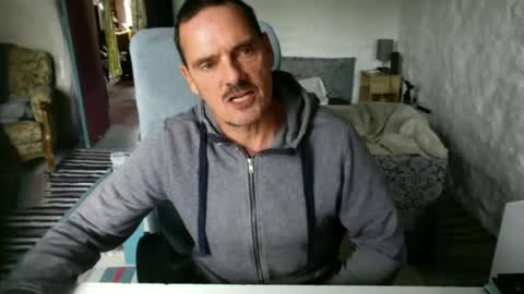 Snapshot of soldierboyparis chatting on December 16, 12:06 pm Alex Dixon online show from December 16, 12:06 pm