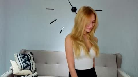 Monica online show from November 7, 6:19 pm