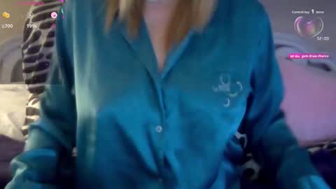 solesticia online show from October 24, 2:46 pm