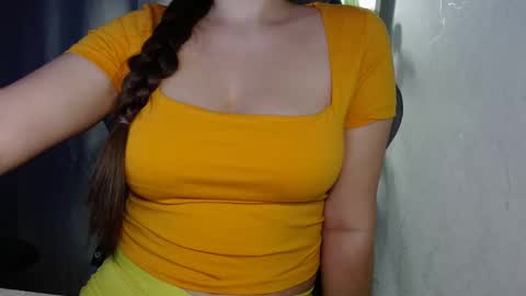 Snapshot of solisgaby chatting on February 21, 4:37 pm Gaby Solis online show from February 21, 4:37 pm