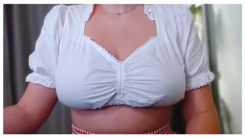 Snapshot of solisgaby chatting on September 8, 3:44 pm Gaby Solis online show from September 8, 3:44 pm