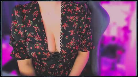 Snapshot of solisgaby chatting on November 25, 6:30 pm Gaby Solis online show from November 25, 6:30 pm