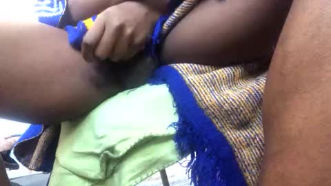 Snapshot of solobait chatting on October 28, 6:32 pm ArtistMJB online show from October 28, 6:32 pm