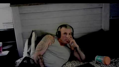 Snapshot of solodolo2020 chatting on November 22, 4:11 am I love watching beautiful women play with themselves online show from November 22, 4:11 am