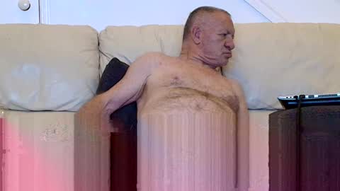 Snapshot of soloman7 chatting on December 7, 9:06 am jeff online show from December 7, 9:06 am