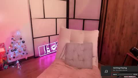 Snapshot of solosara8 chatting on December 1, 4:17 am saraIG Solosara8 online show from December 1, 4:17 am