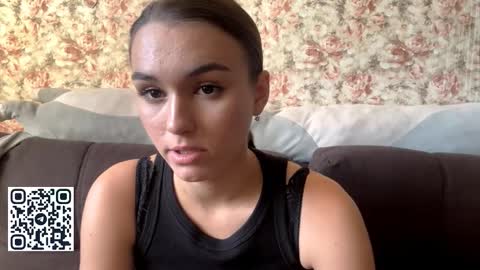 Snapshot of somerfrieler chatting on October 31, 12:06 pm Hello My name is Jane im new model here and little but shy but curious. online show from October 31, 12:06 pm