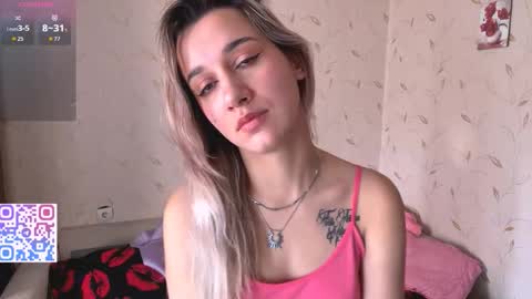 Snapshot of somerfrieler chatting on November 25, 9:20 am Hello My name is Jane im new model here and little but shy but curious. online show from November 25, 9:20 am