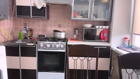 Snapshot of somerfrieler chatting on December 2, 5:35 am Hello My name is Jane im new model here and little but shy but curious. online show from December 2, 5:35 am