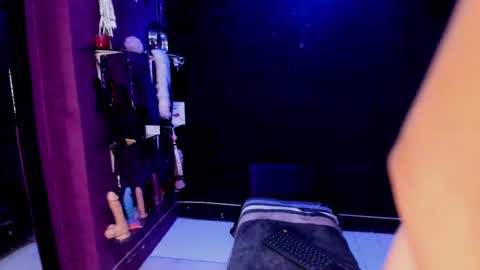 Snapshot of sommer_alexa chatting on February 20, 2:07 am Alexa online show from February 20, 2:07 am