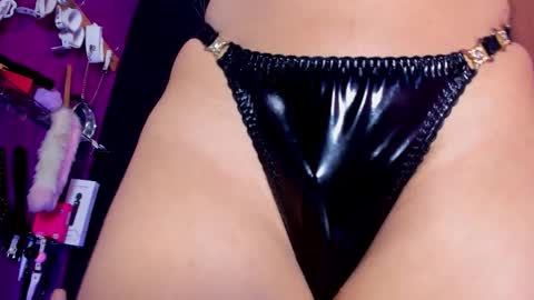 Snapshot of sommer_alexa chatting on November 28, 11:40 pm Alexa online show from November 28, 11:40 pm