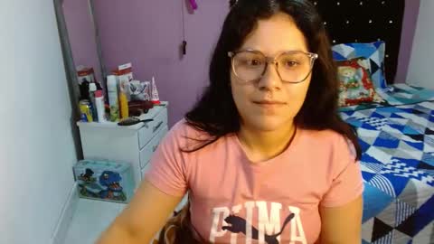 Snapshot of soniafuckboobs chatting on December 12, 10:24 am soniafuckboobs online show from December 12, 10:24 am