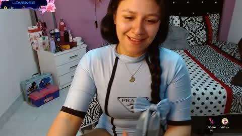 Snapshot of sonialatin69 chatting on January 17, 6:23 pm sonialatin69 online show from January 17, 6:23 pm