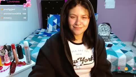 Snapshot of sonialatin69 chatting on February 7, 9:47 am sonialatin69 online show from February 7, 9:47 am