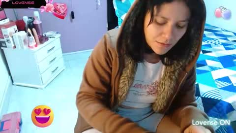 Snapshot of sonialatin69 chatting on February 15, 12:11 pm sonialatin69 online show from February 15, 12:11 pm