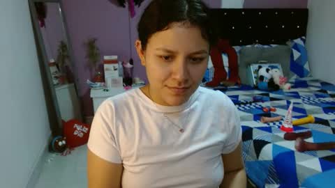 Snapshot of sonialatin69 chatting on February 28, 10:39 pm sonialatin69 online show from February 28, 10:39 pm