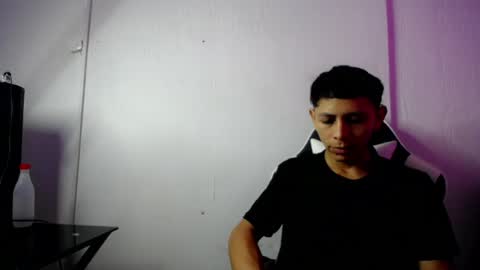 sonic_jess07 online show from June 1, 11:45 am