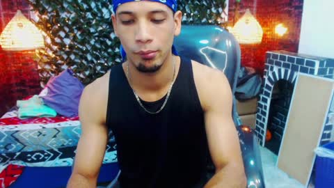 Snapshot of sonicj25_ chatting on January 9, 3:04 am SONIC online show from January 9, 3:04 am