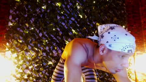 Snapshot of sonicj25_ chatting on January 11, 10:29 am SONIC online show from January 11, 10:29 am