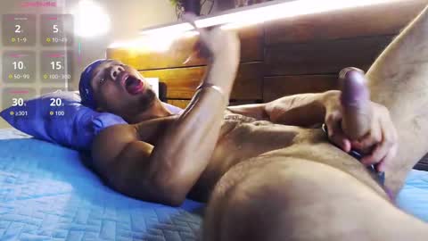 Snapshot of sonicj25_ chatting on September 25, 12:36 am SONIC online show from September 25, 12:36 am