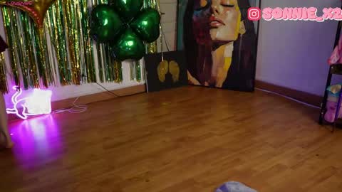 Sonnie online show from March 31, 1:33 pm