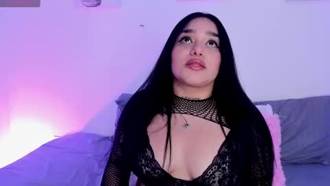 Snapshot of soofii_james chatting on February 23, 10:09 pm sofi online show from February 23, 10:09 pm