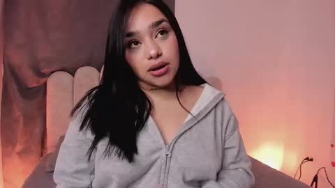 Snapshot of soofii_james chatting on October 1, 11:05 am sofi online show from October 1, 11:05 am