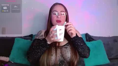 soofy online show from November 12, 3:18 am