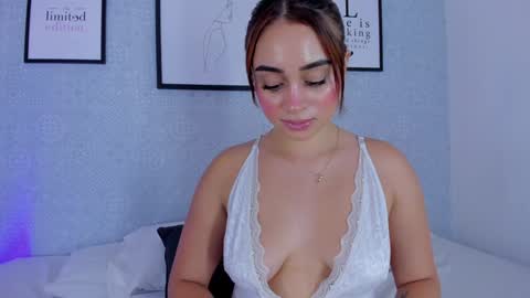 Sophia online show from February 3, 7:42 pm