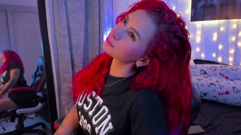 Snapshot of sophi_01 chatting on January 13, 6:49 am sophie online show from January 13, 6:49 am