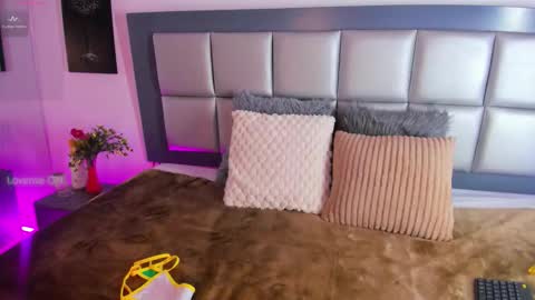 Snapshot of sophi_leone_ chatting on March 3, 12:55 pm sophi Leone online show from March 3, 12:55 pm