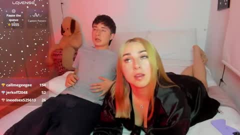 Snapshot of sophi_moreno chatting on December 20, 2:41 am Sofi online show from December 20, 2:41 am