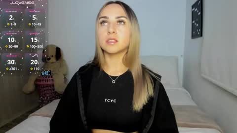 Snapshot of sophi_moreno chatting on September 25, 11:41 pm Sofi online show from September 25, 11:41 pm