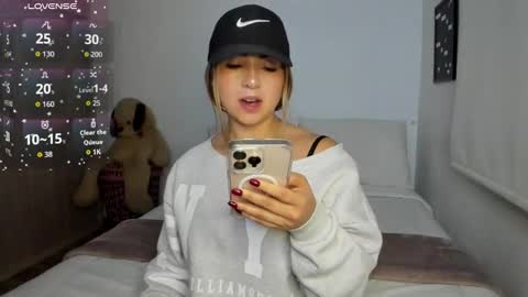 Snapshot of sophi_moreno chatting on October 28, 11:51 pm Sofi online show from October 28, 11:51 pm