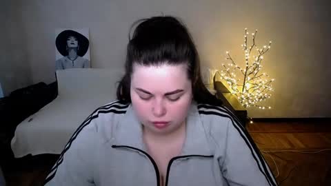 sophia__olsen online show from May 29, 6:00 am