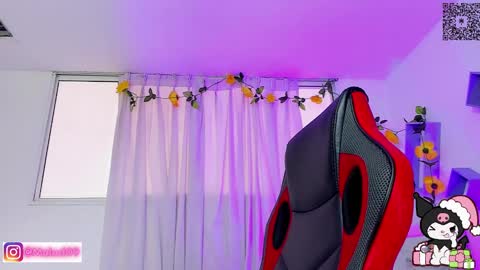 sophia_milano online show from December 17, 12:11 pm