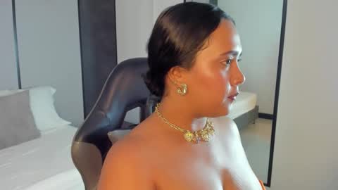 Snapshot of sophia_solerr chatting on March 3, 7:53 pm sophia_solerr online show from March 3, 7:53 pm