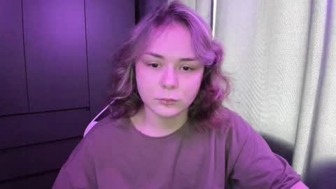 Snapshot of sophia_xi chatting on December 19, 6:20 am Sophia online show from December 19, 6:20 am