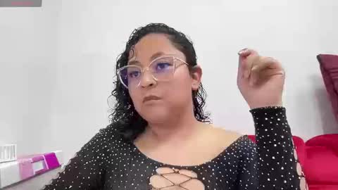 sophiaburton online show from September 16, 8:10 pm