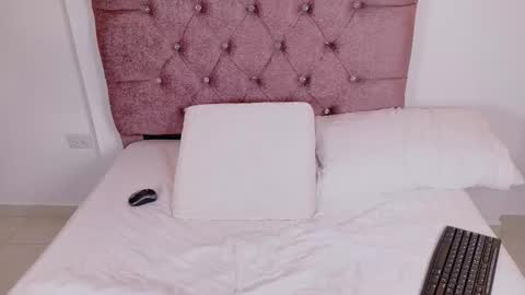 Snapshot of sophiacutteee chatting on November 20, 1:11 pm Sophia online show from November 20, 1:11 pm