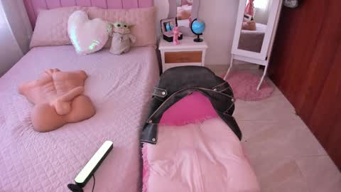    online show from February 18, 11:33 am