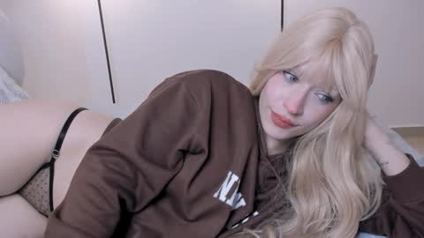 Snapshot of sophiarommie chatting on November 29, 12:57 am sophiarommie online show from November 29, 12:57 am