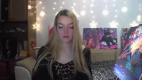 Snapshot of sophiasonata chatting on December 14, 2:45 am SophiaSonata online show from December 14, 2:45 am